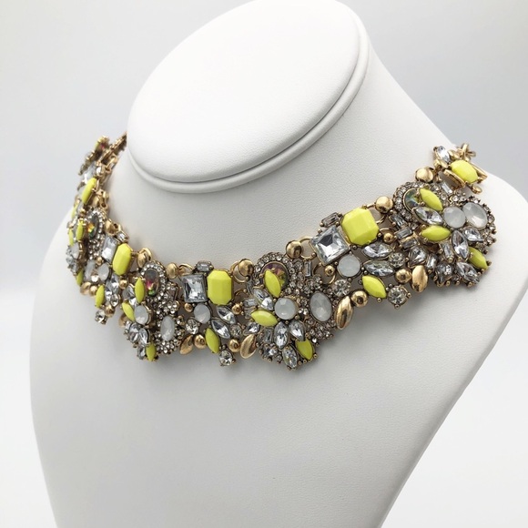 NWT AVA Statement Bib Necklace in Gold - Yellow - Picture 5 of 8